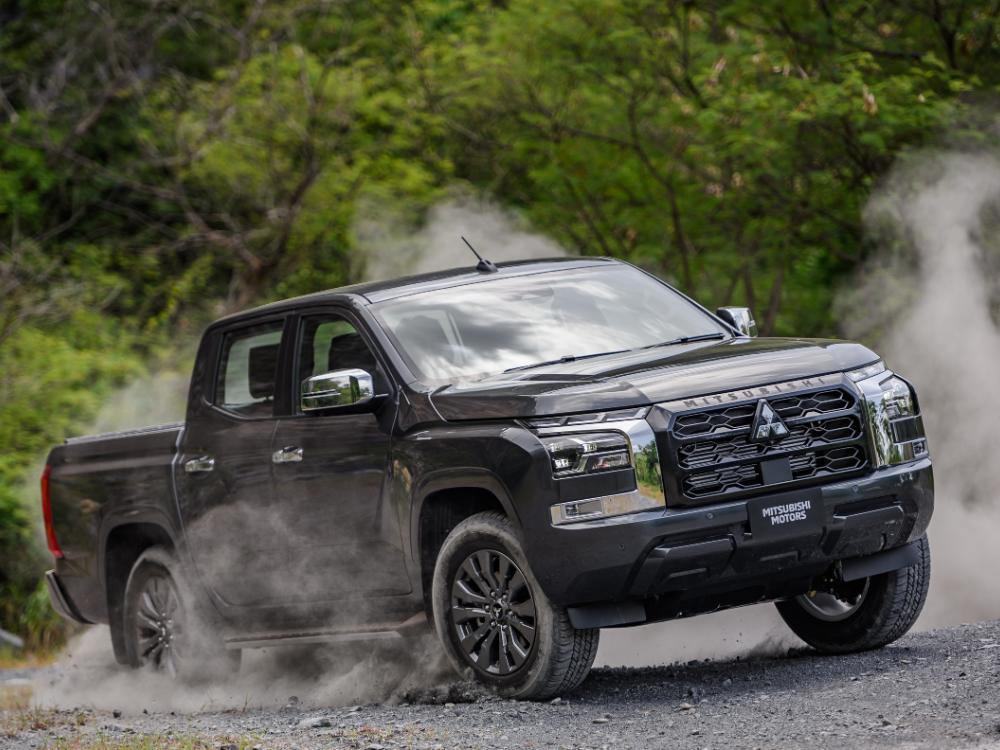 Un pick-up avec une silhouette musclée et de fortes capacités tout-terrain